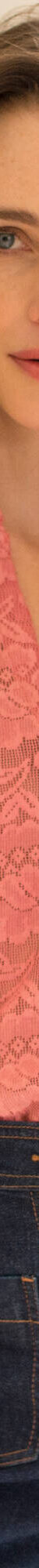 Chemisier en dentelle fleurie, col volanté (bois de rose) Chemisier en dentelle fleurie, col volanté (bois de rose)